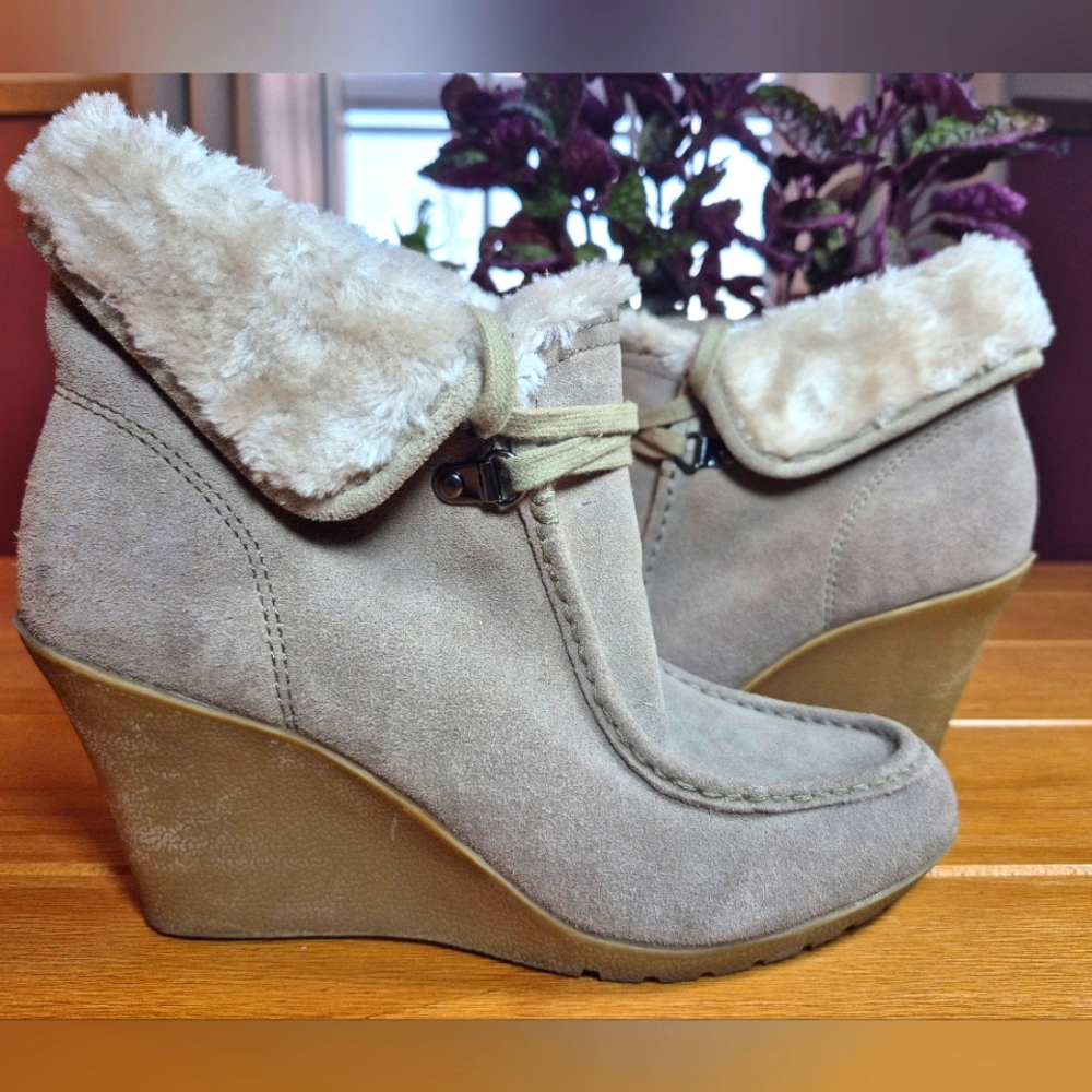 White Mountain "Ingle" Leather Suede Booties - Size 7